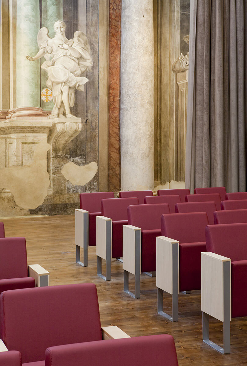 公共座椅|礼堂椅、报告厅椅|办公家具|设计师家具|C100 剧院/礼堂椅