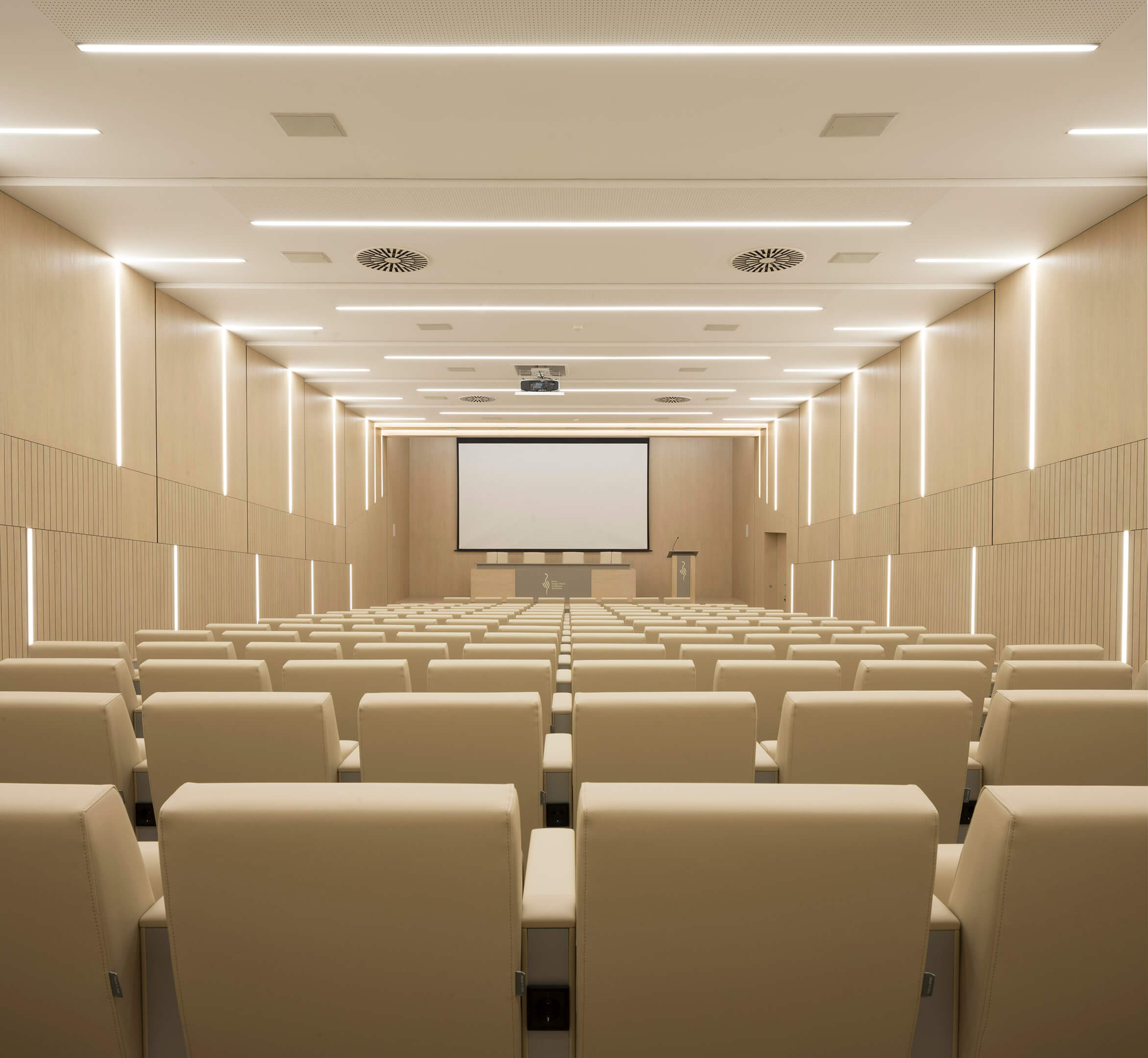 公共座椅|礼堂椅、报告厅椅|办公家具|设计师家具|C100 剧院/礼堂椅