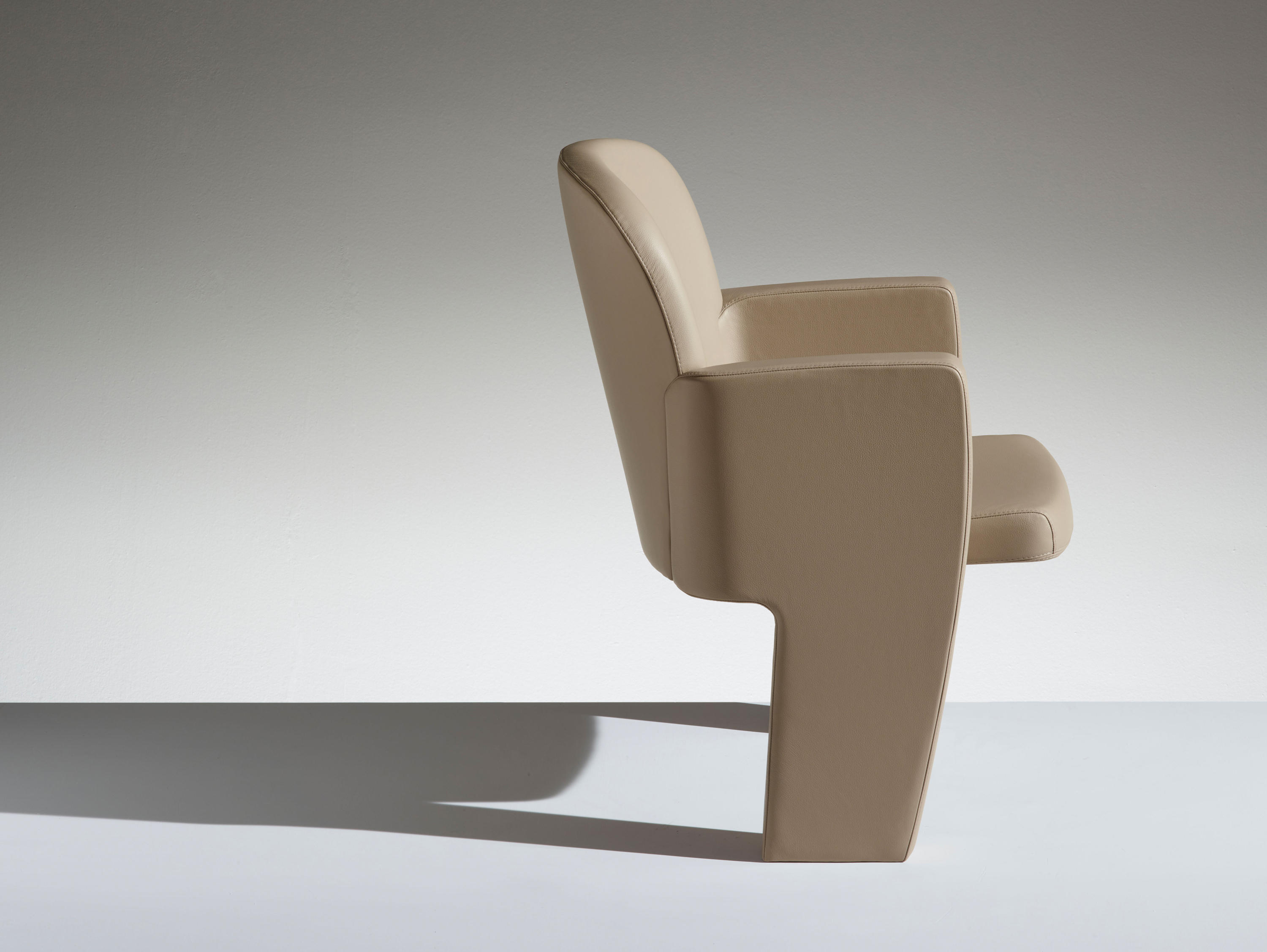 公共座椅|礼堂椅、报告厅椅|办公家具|设计师家具|Tail 剧院/礼堂椅