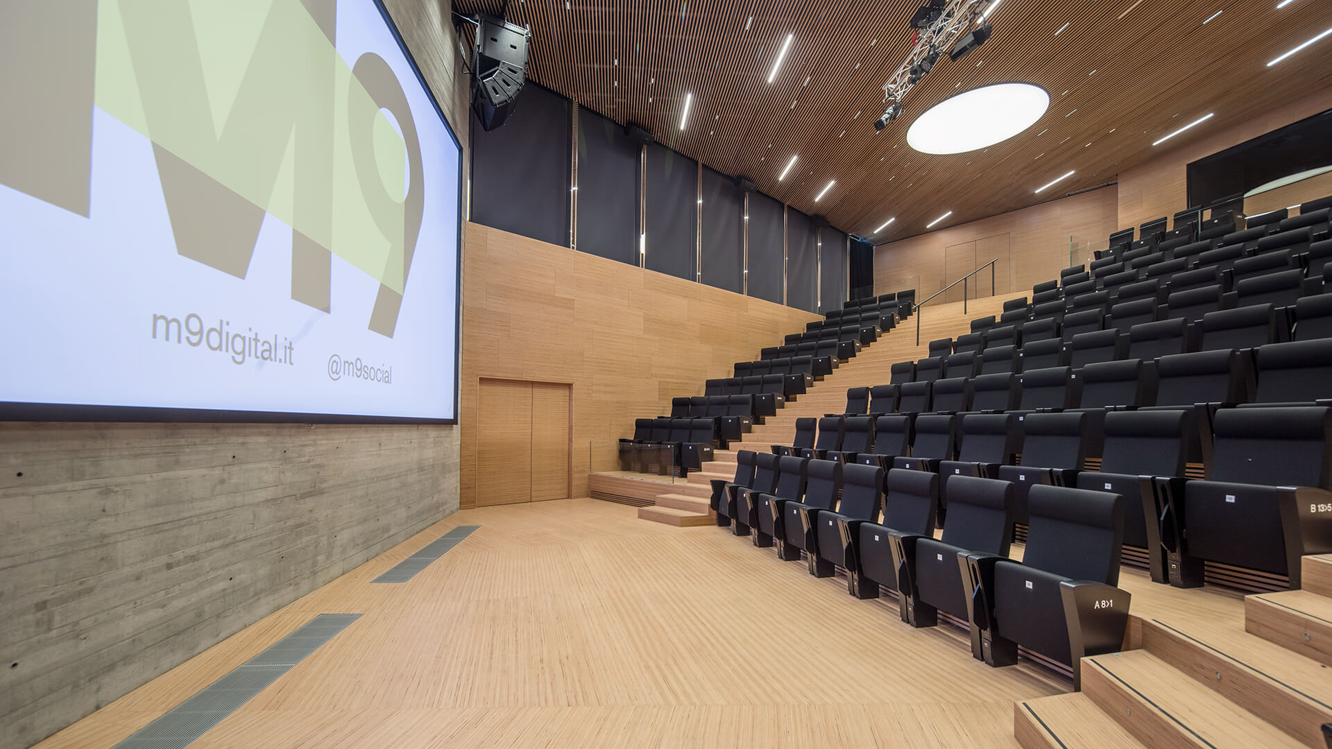 公共座椅|礼堂椅、报告厅椅|办公家具|设计师家具|Unica 剧院/礼堂椅