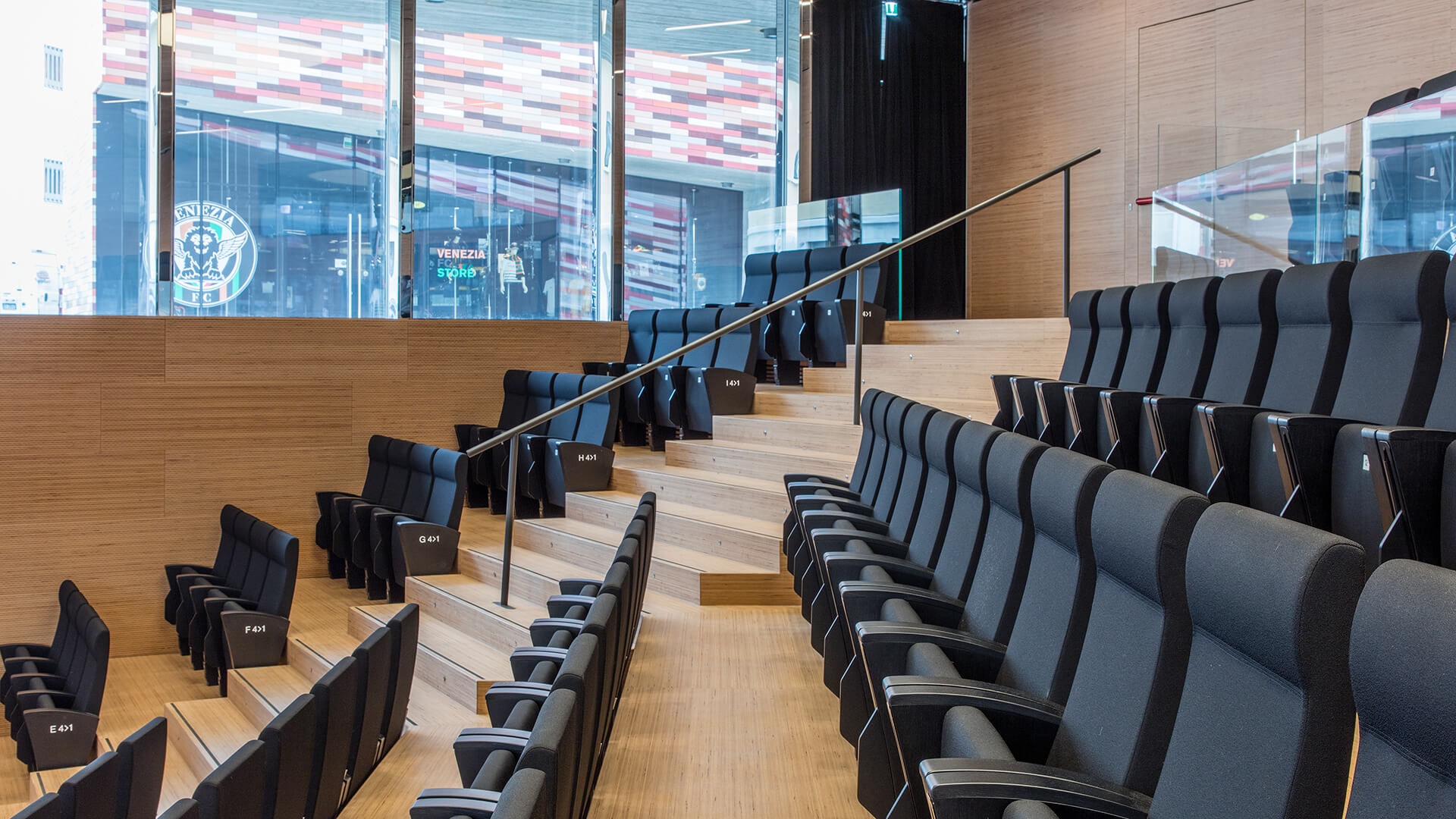 公共座椅|礼堂椅、报告厅椅|办公家具|设计师家具|Unica 剧院/礼堂椅