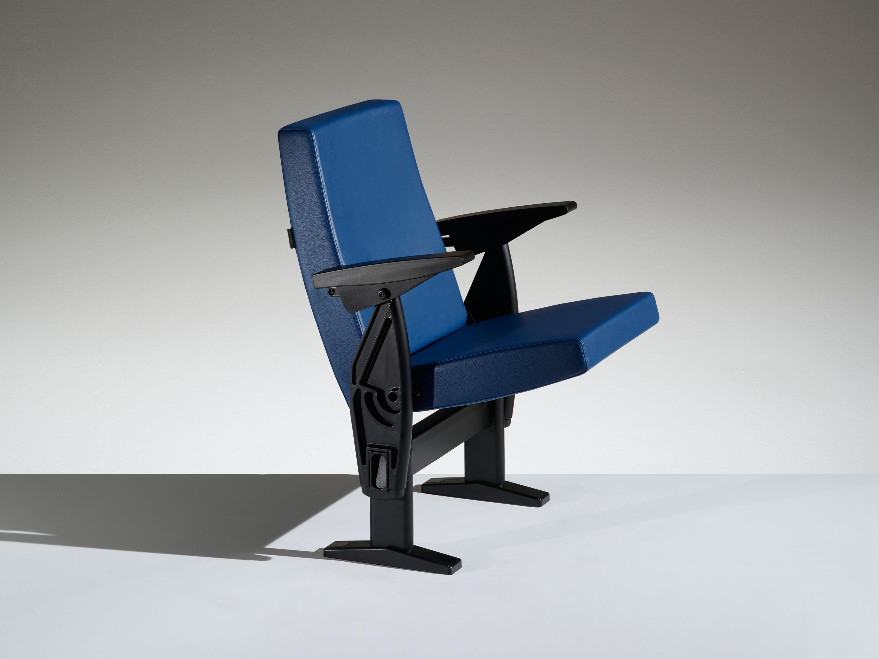 公共座椅|礼堂椅、报告厅椅|办公家具|设计师家具|Futura 剧院/礼堂椅