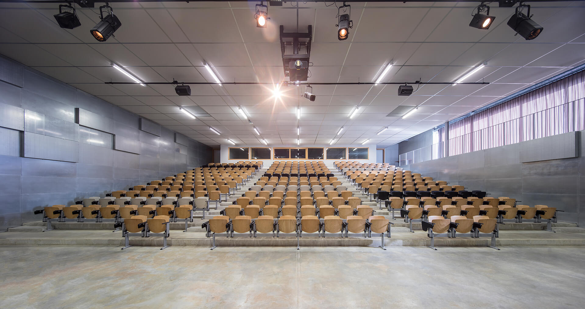 学校家具|阶梯教室桌椅|办公家具|设计师家具|New Modulamm 阶梯教室