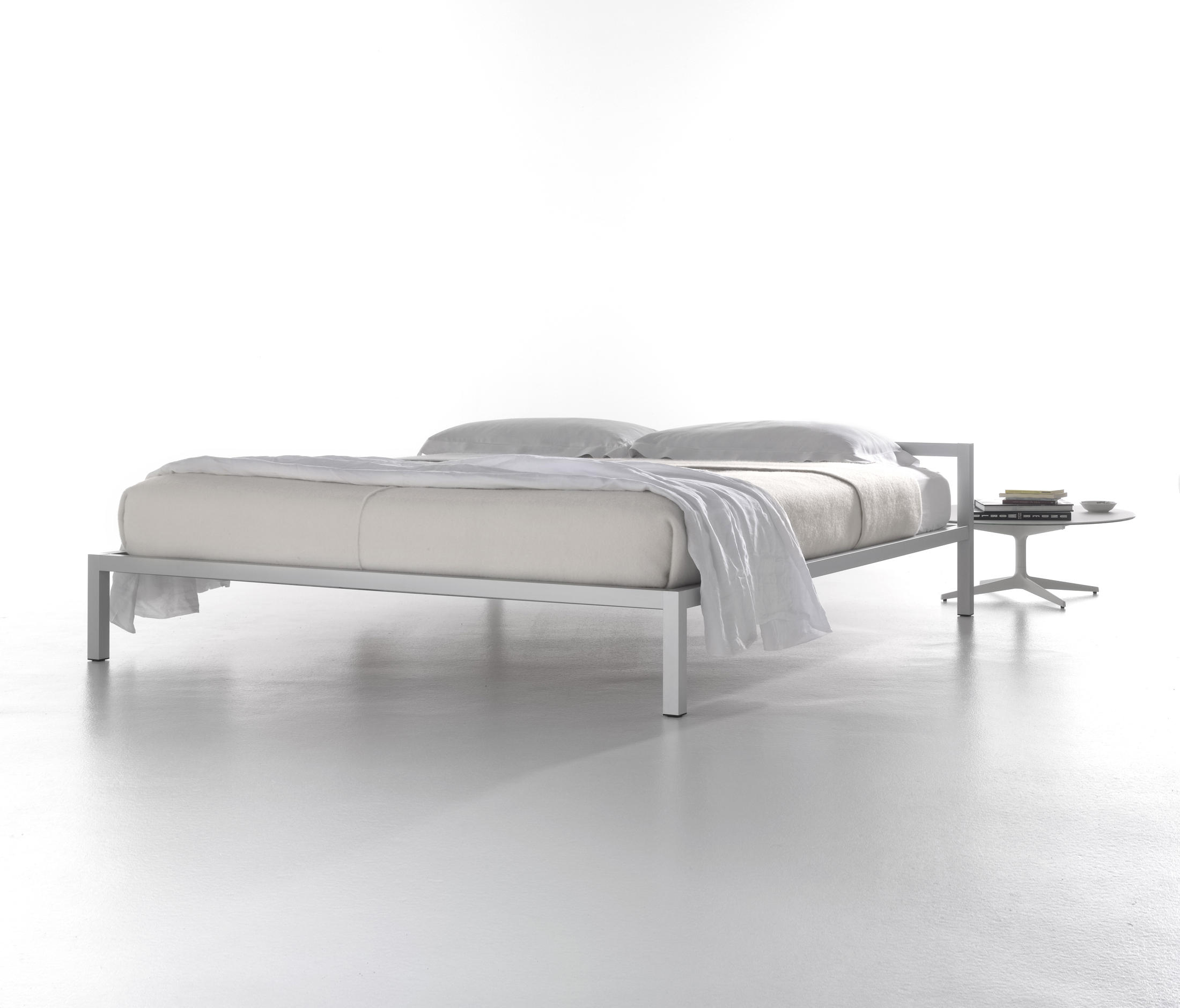 创意家具 - 卧室|床|办公家具|设计师家具|ALUMINIUM BED 床