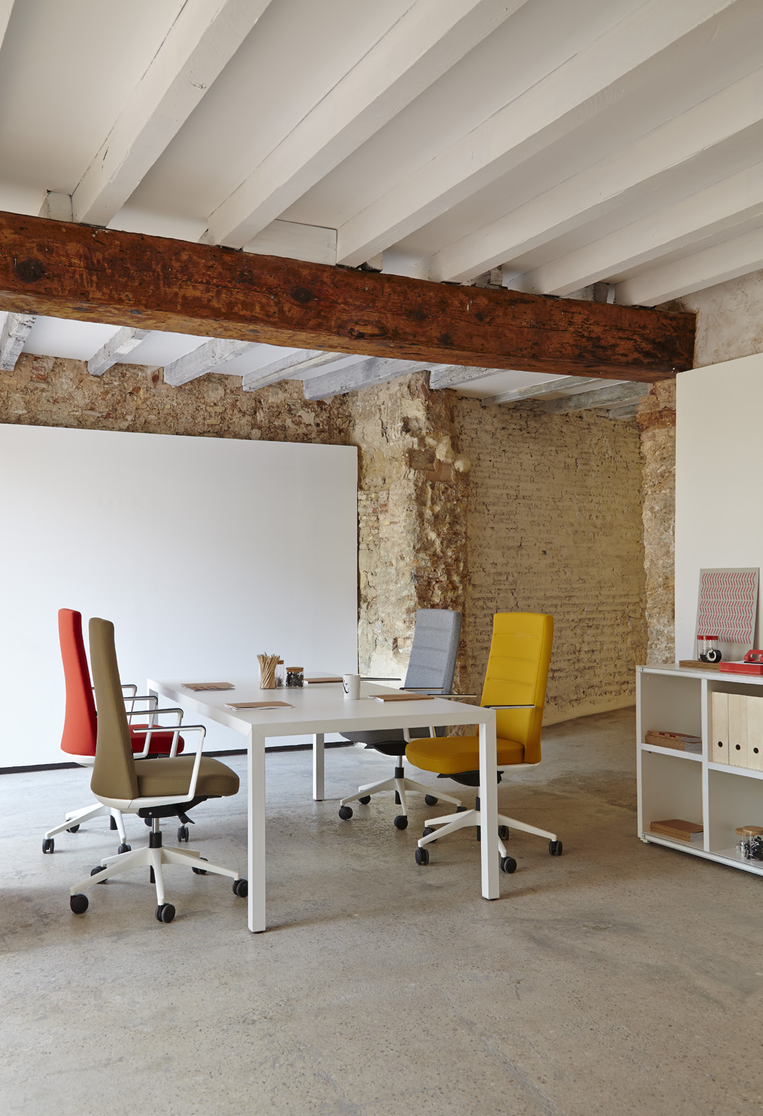 办公屏风|办公屏风系统|办公家具|设计师家具|PRISMA员工桌系列