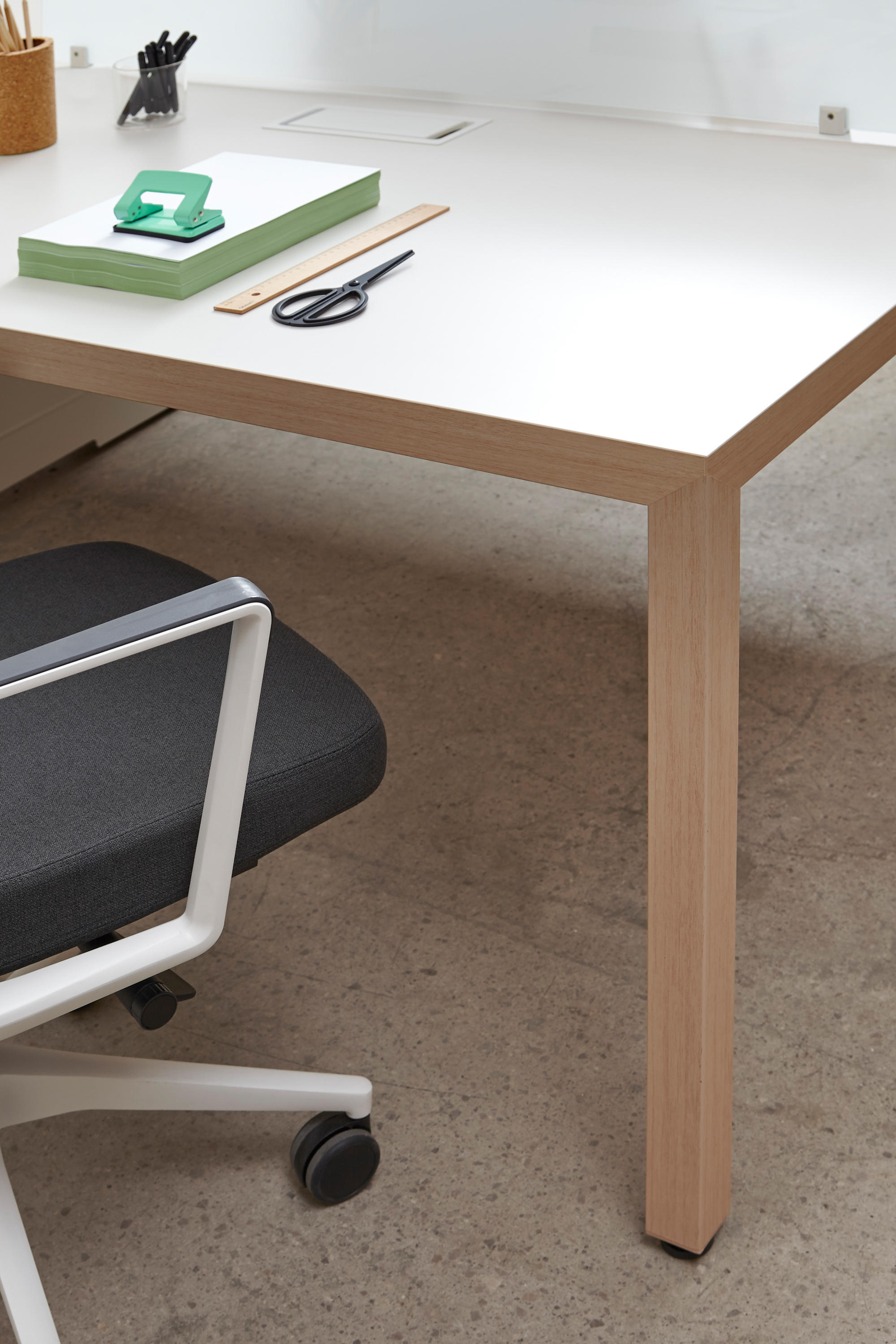 办公屏风|办公屏风系统|办公家具|设计师家具|PRISMA员工桌系列