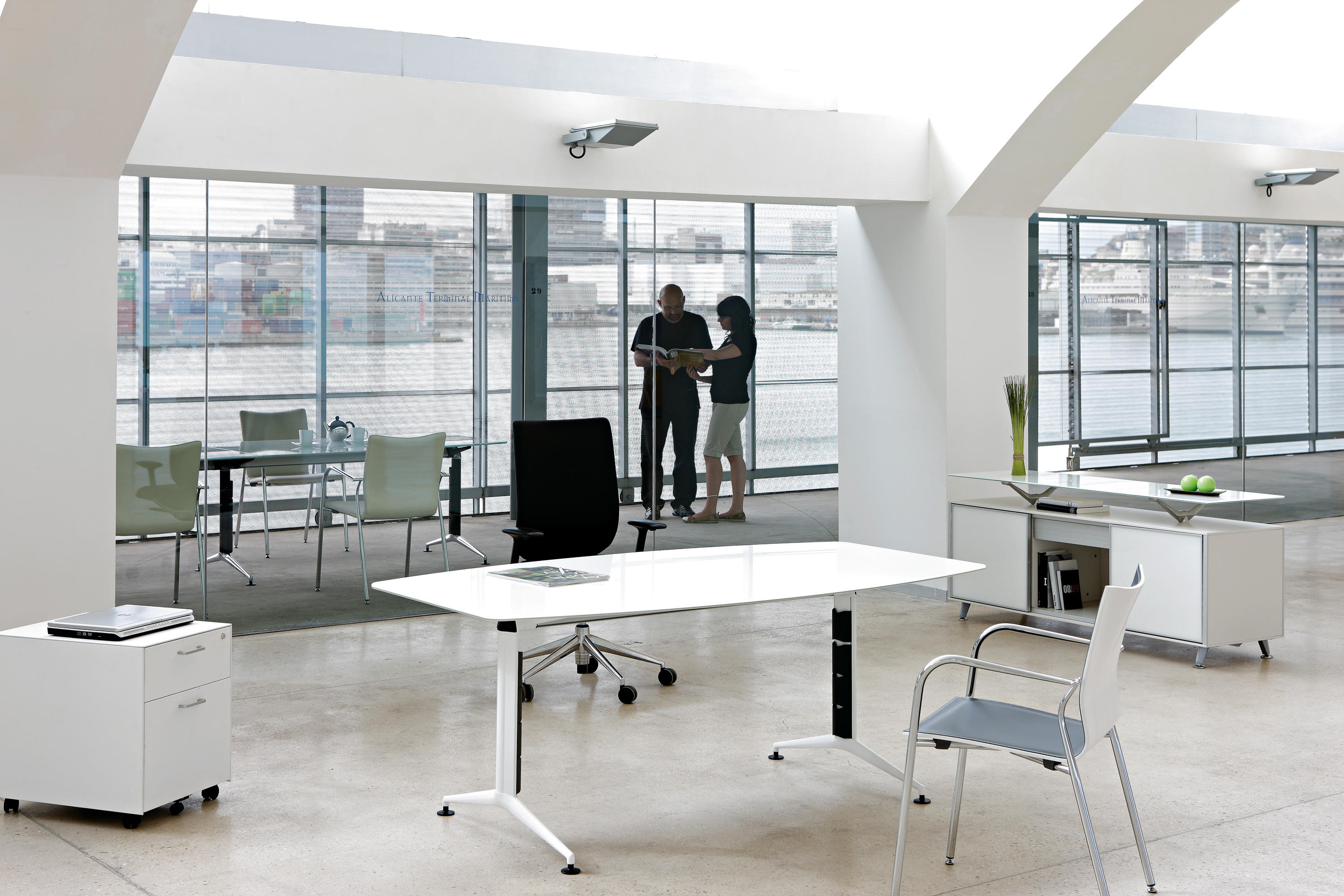 办公屏风|办公屏风系统|办公家具|设计师家具|TRAMA 员工桌系列