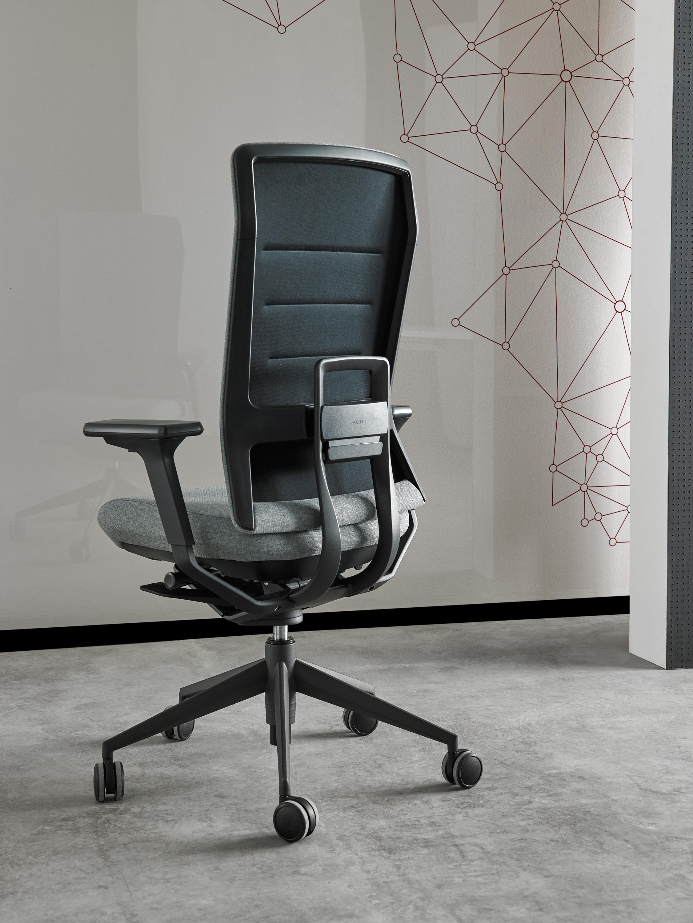 办公椅|现代真皮中班椅|办公家具|设计师家具|TNK FAMILY 大班椅系列