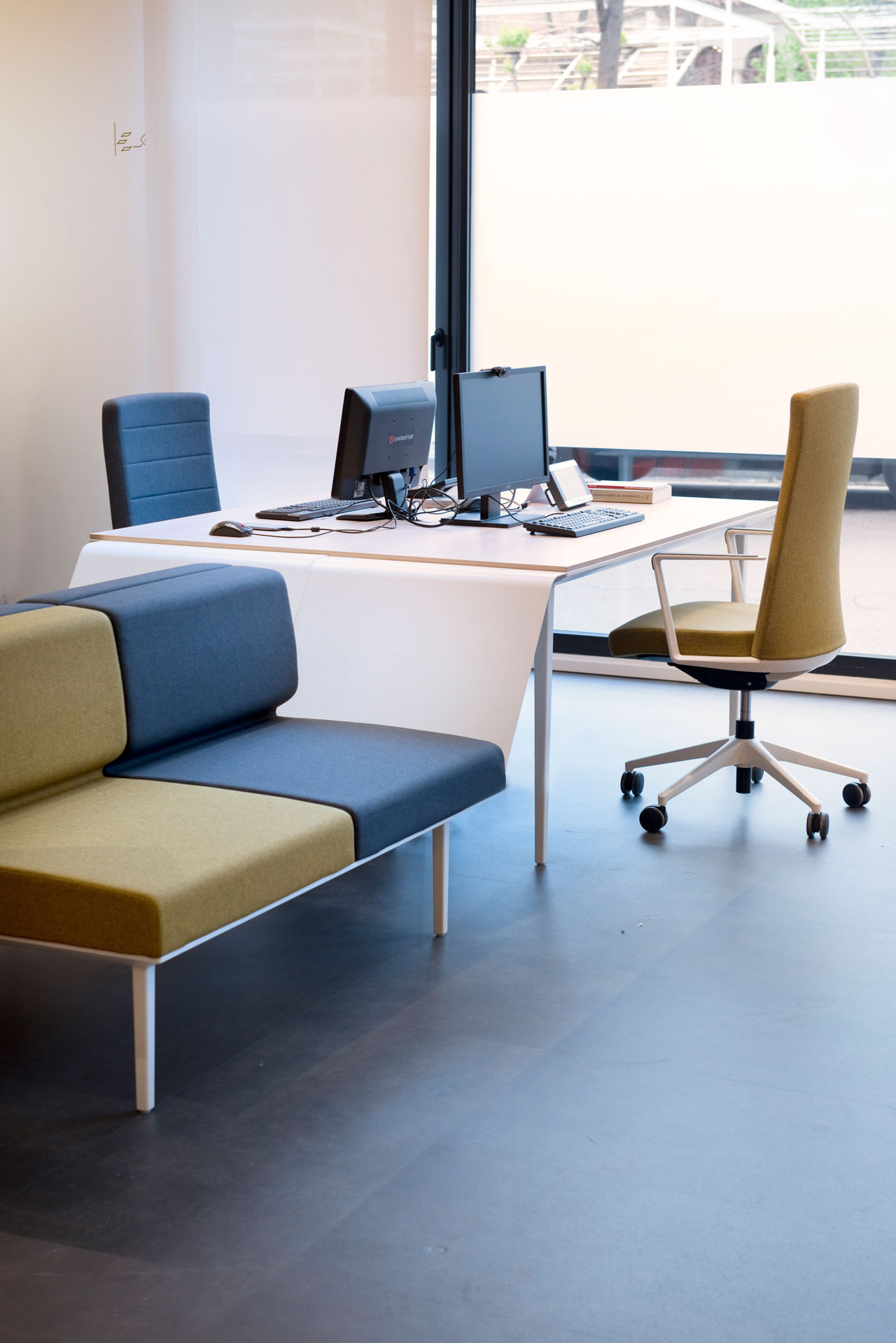 办公椅|布面职员椅|办公家具|设计师家具|CRON 职员椅系列